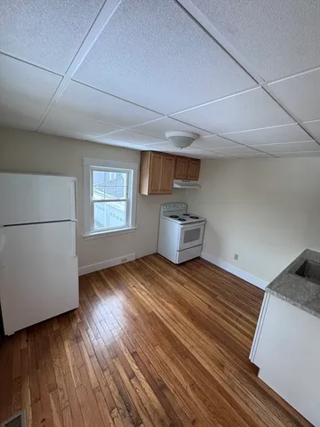 $1,400 | 367 Main Street, Unit 1, Wareham, MA 02571