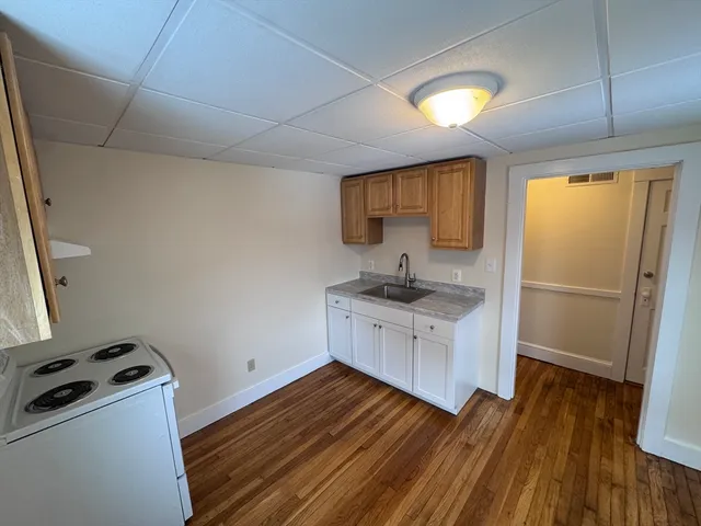 $1,400 | 367 Main Street, Unit 1, Wareham, MA 02571