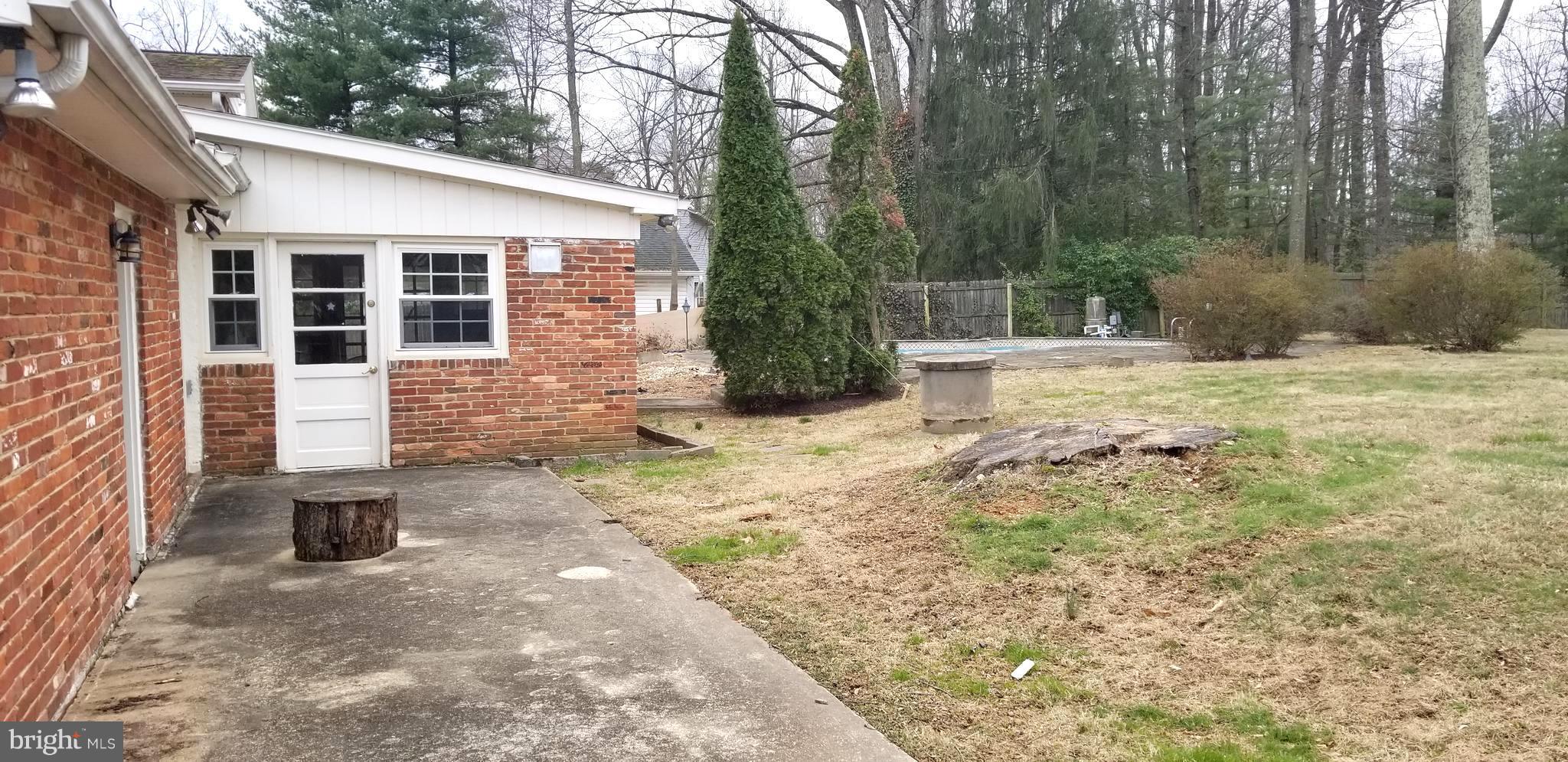 1052 Utterback Store Road Great Falls, VA 22066 - Photo 22 of 30 Exterior (Rear)