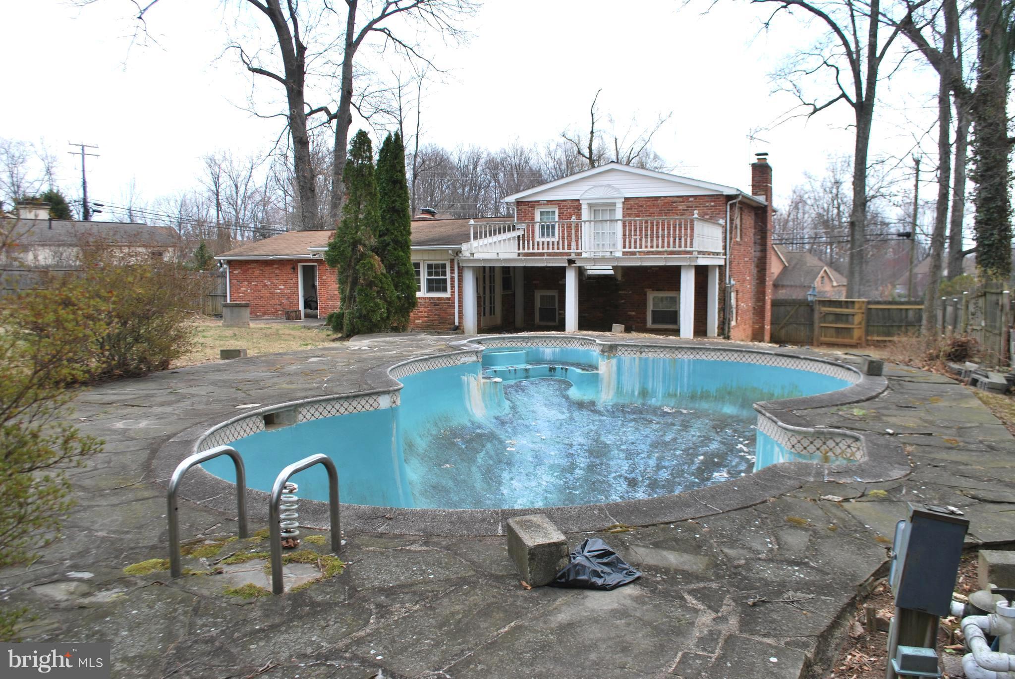 1052 Utterback Store Road Great Falls, VA 22066 - Photo 28 of 30 .
