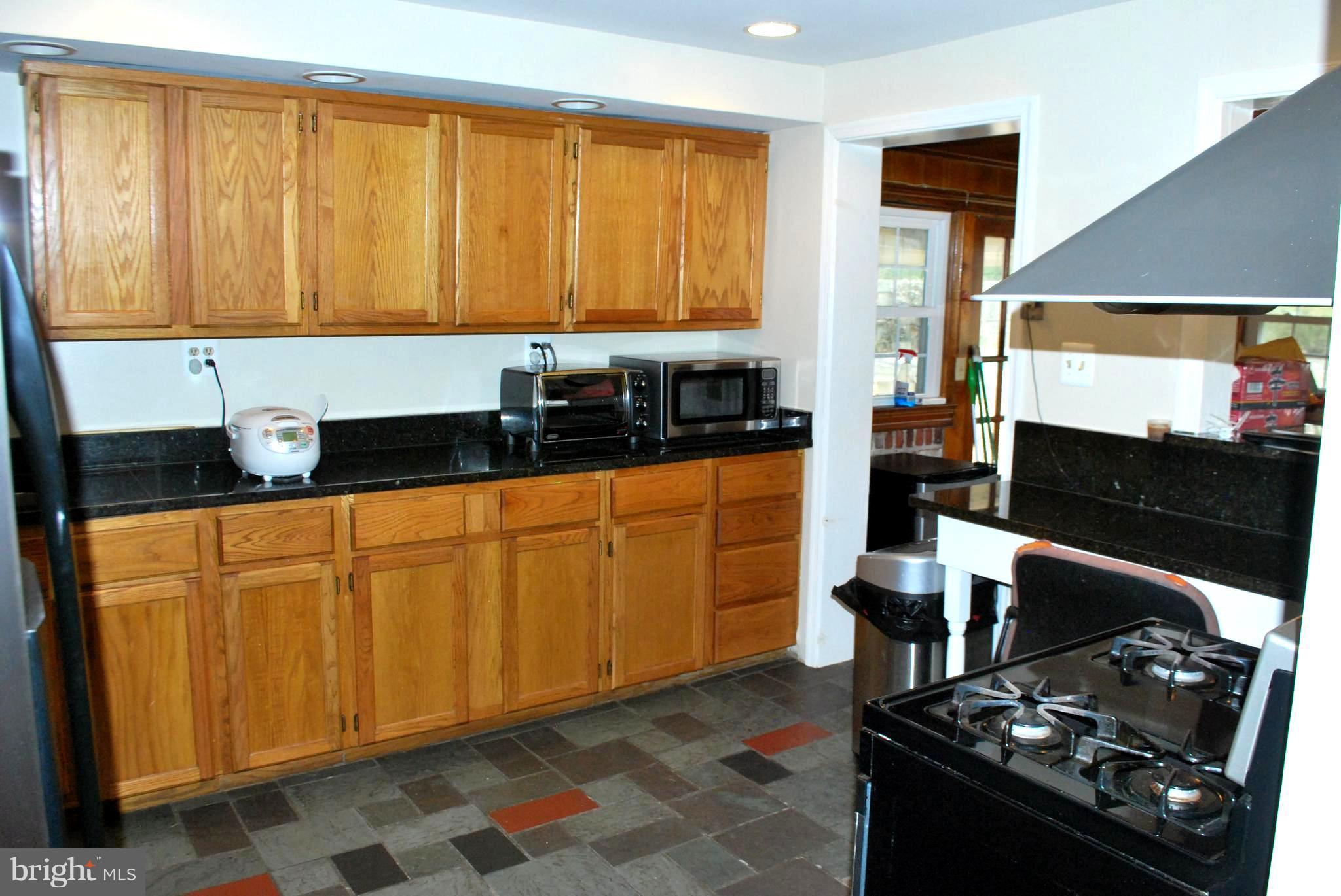 1052 Utterback Store Road Great Falls, VA 22066 - Photo 9 of 30 Kitchen