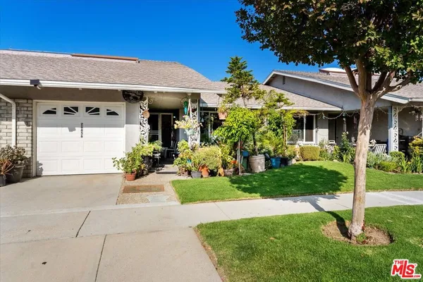 $435,000 | 26856 Avenue Of The Oaks, Newhall, CA 91321