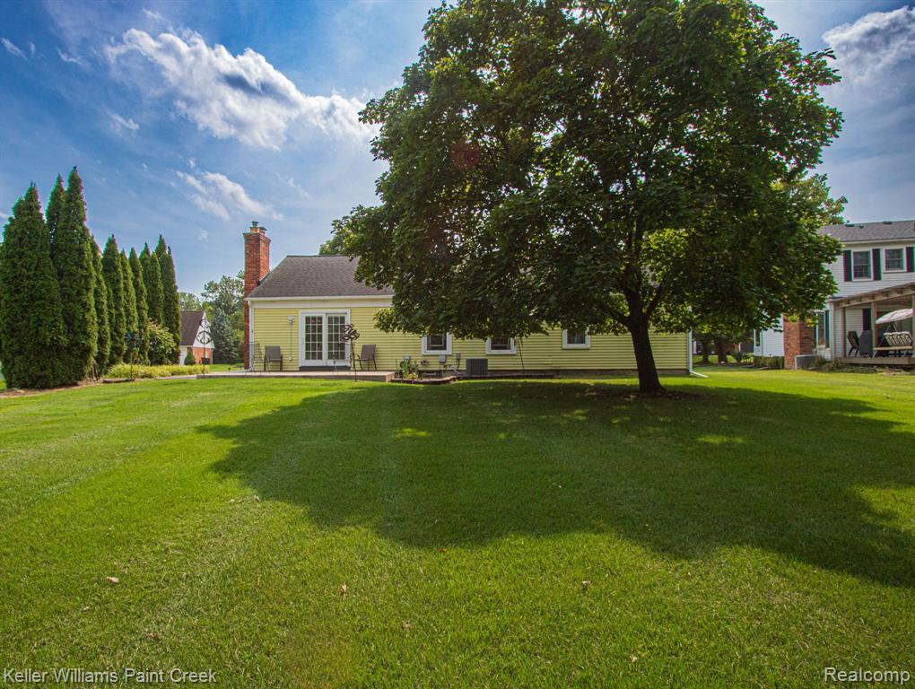 2418 Rancroft Beat Rochester Hills, MI 48306 - Photo 3 of 30