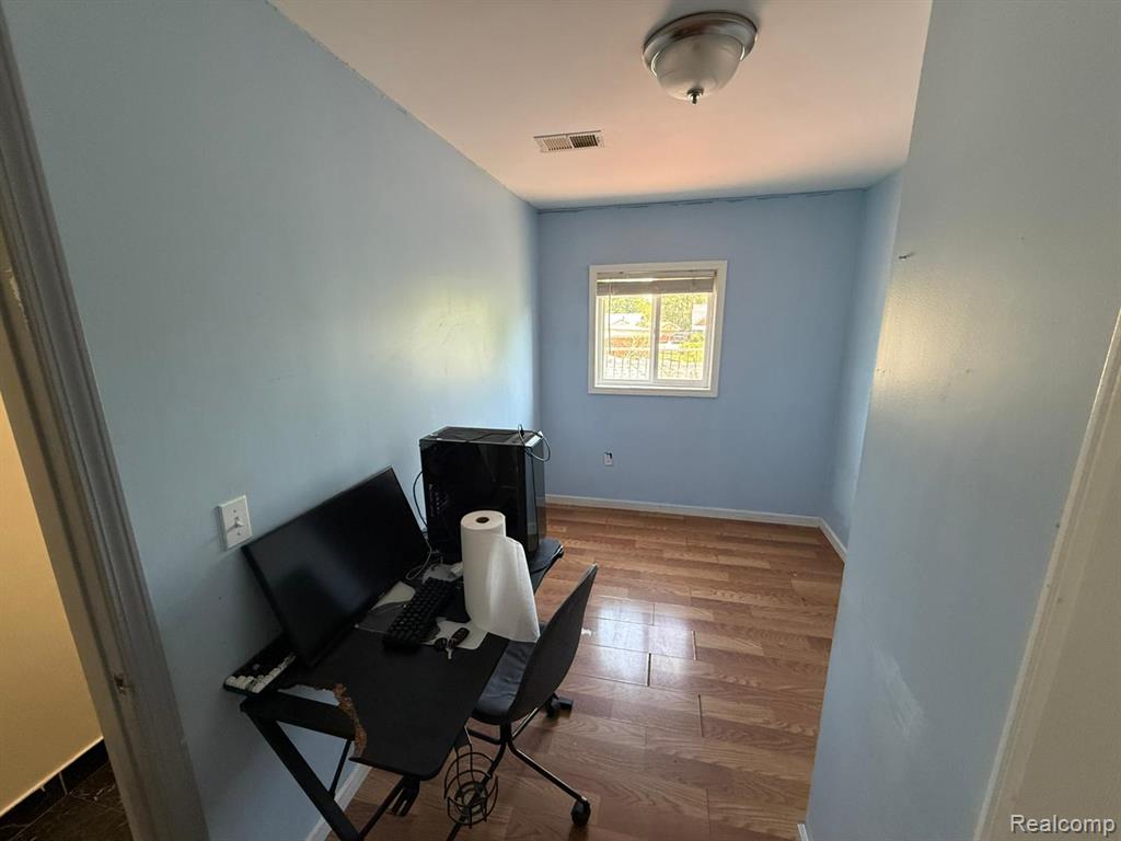 6848 Rutland Street Detroit, MI 48228 - Photo 4 of 12