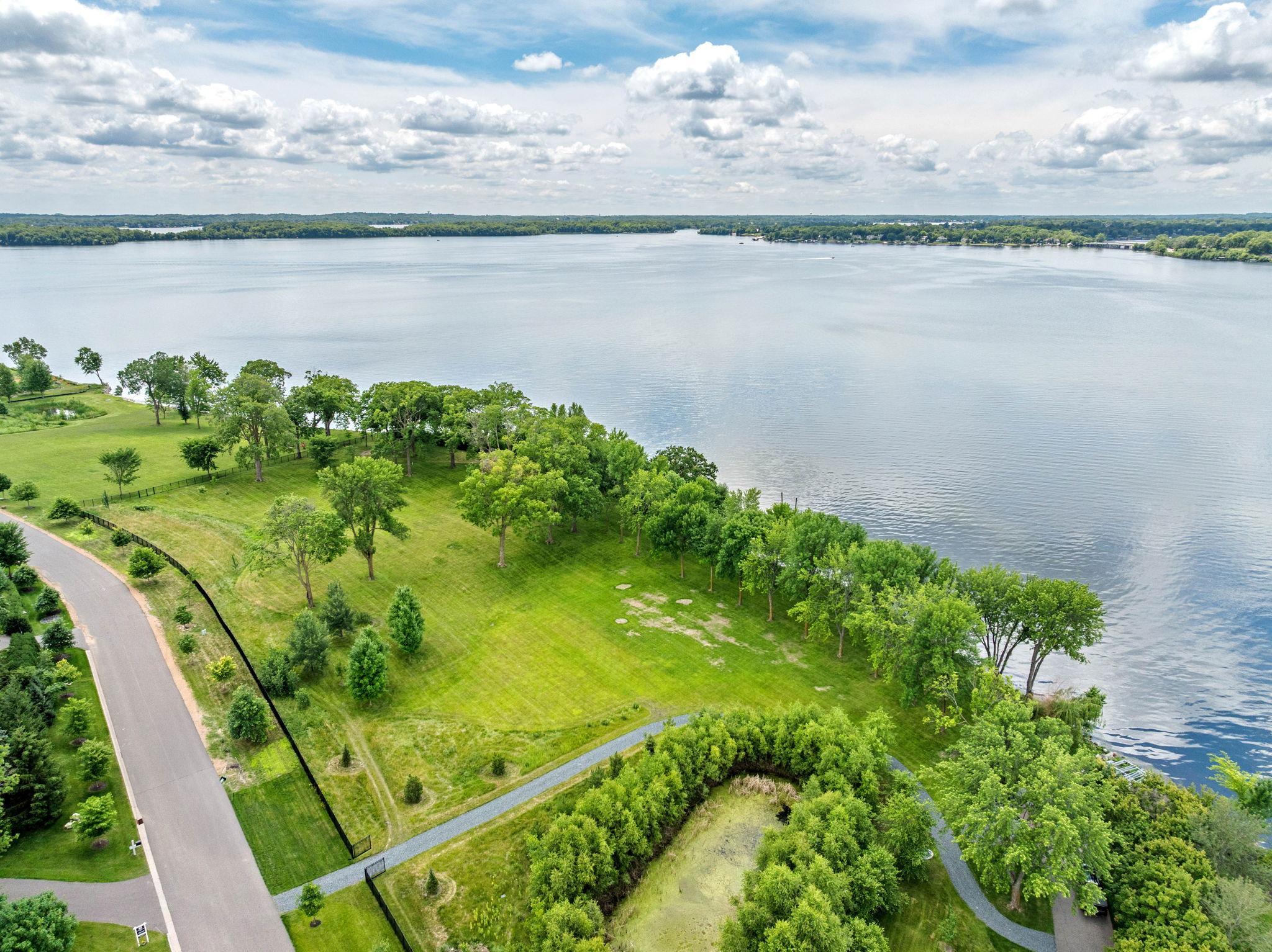 1365 Bracketts Point Road Wayzata, MN 55391 - Photo 17 of 24