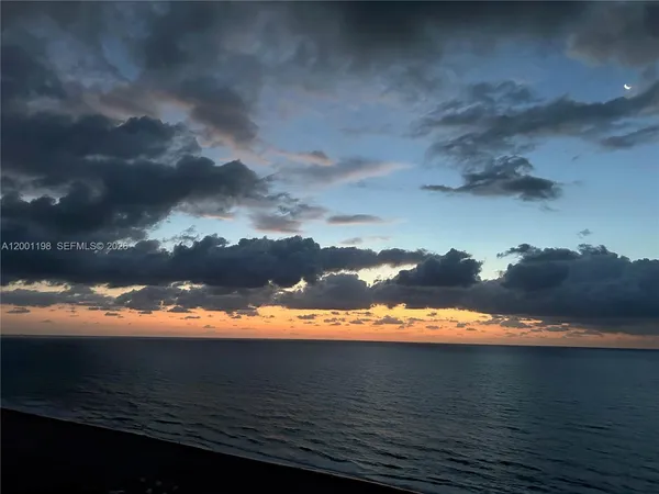 $7,500 | 3000 North Ocean Drive, Unit 20F, Singer Island, FL 33404