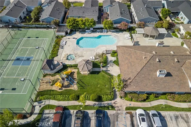 $285,000 | 27828 Spyglass Lane, Canyon Country, CA 91351