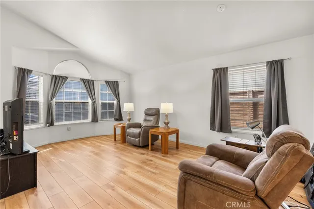 $285,000 | 27828 Spyglass Lane, Canyon Country, CA 91351