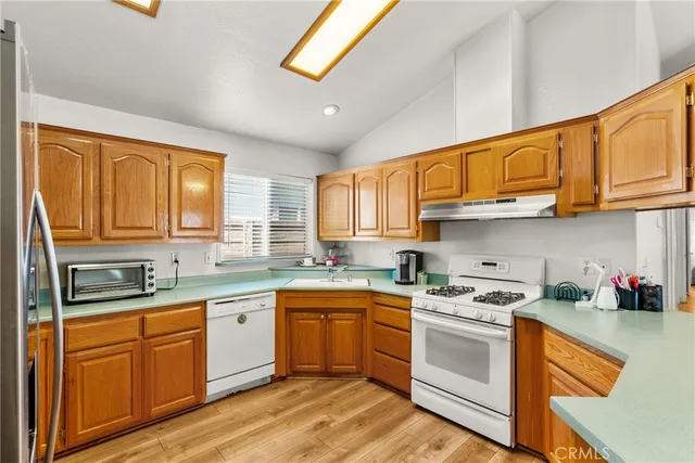 $285,000 | 27828 Spyglass Lane, Canyon Country, CA 91351