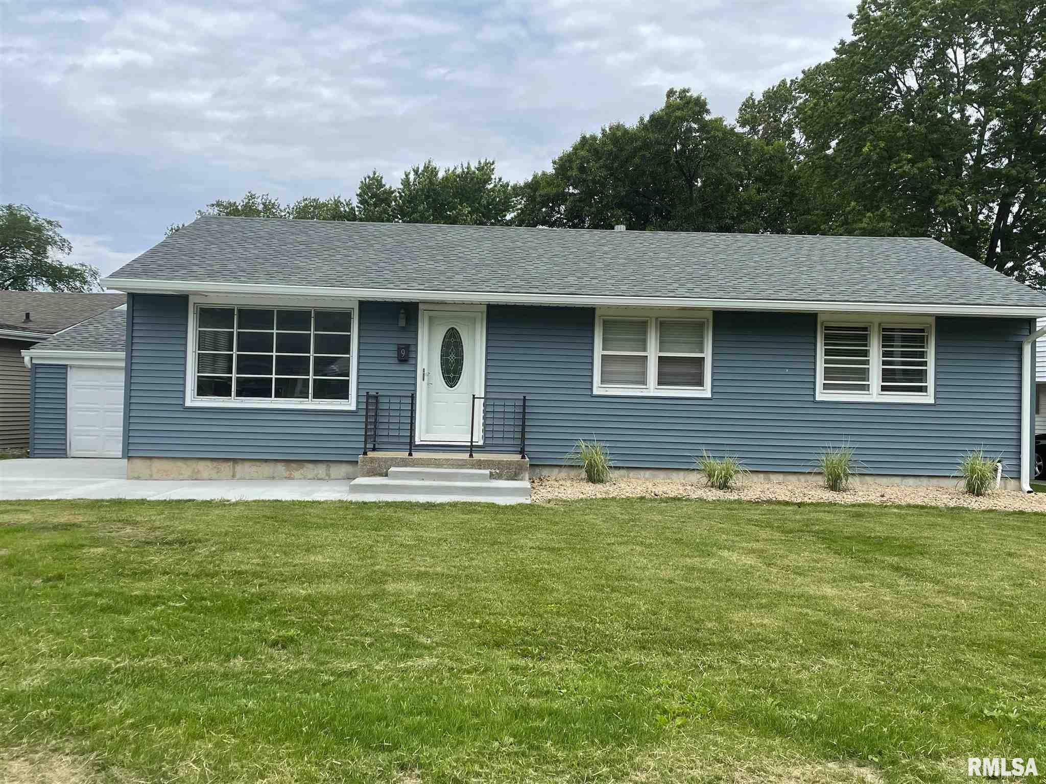 9 Meadowlark Lane Springfield, IL 62702 - Photo 1 of 19