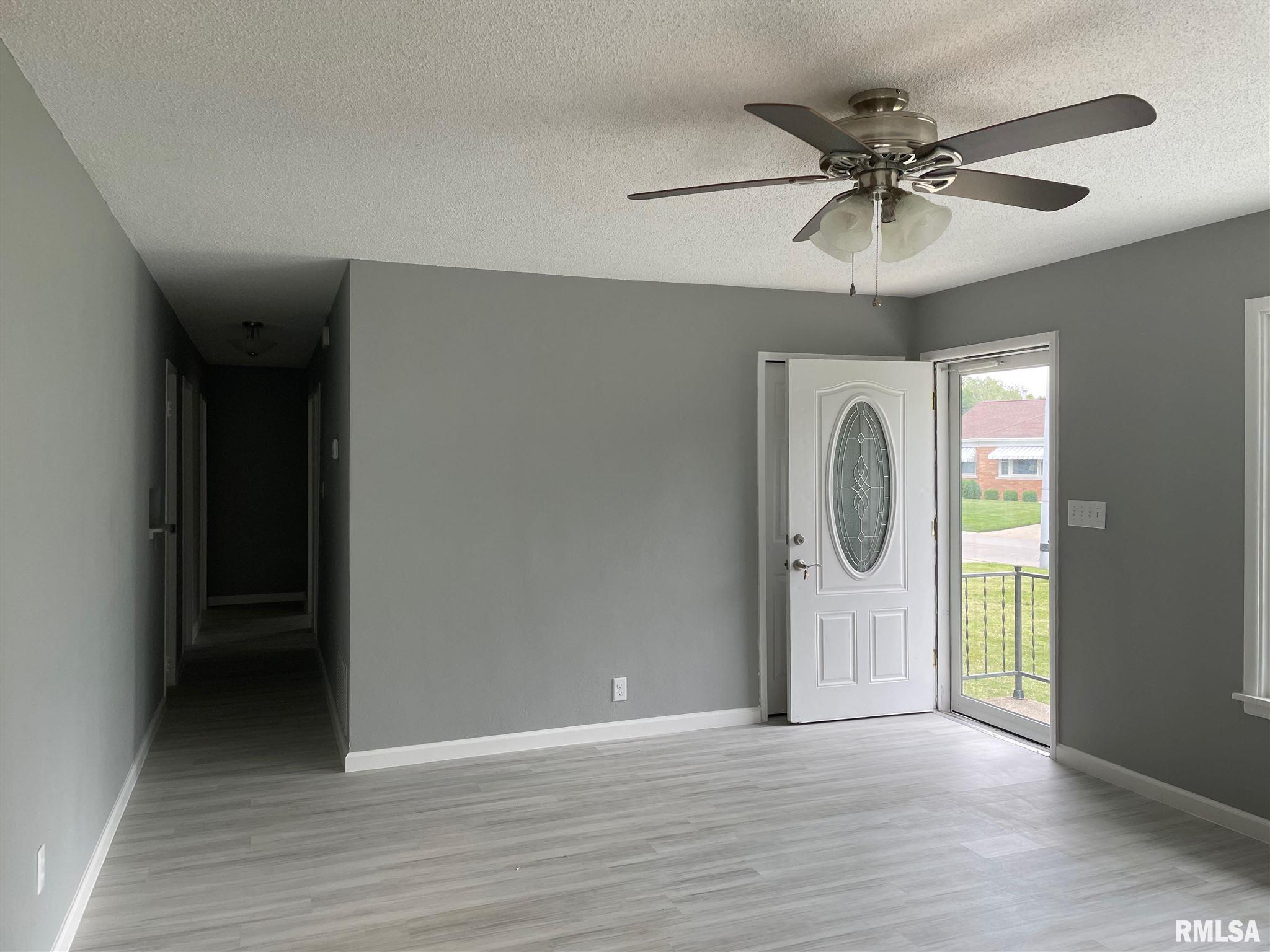 9 Meadowlark Lane Springfield, IL 62702 - Photo 3 of 19