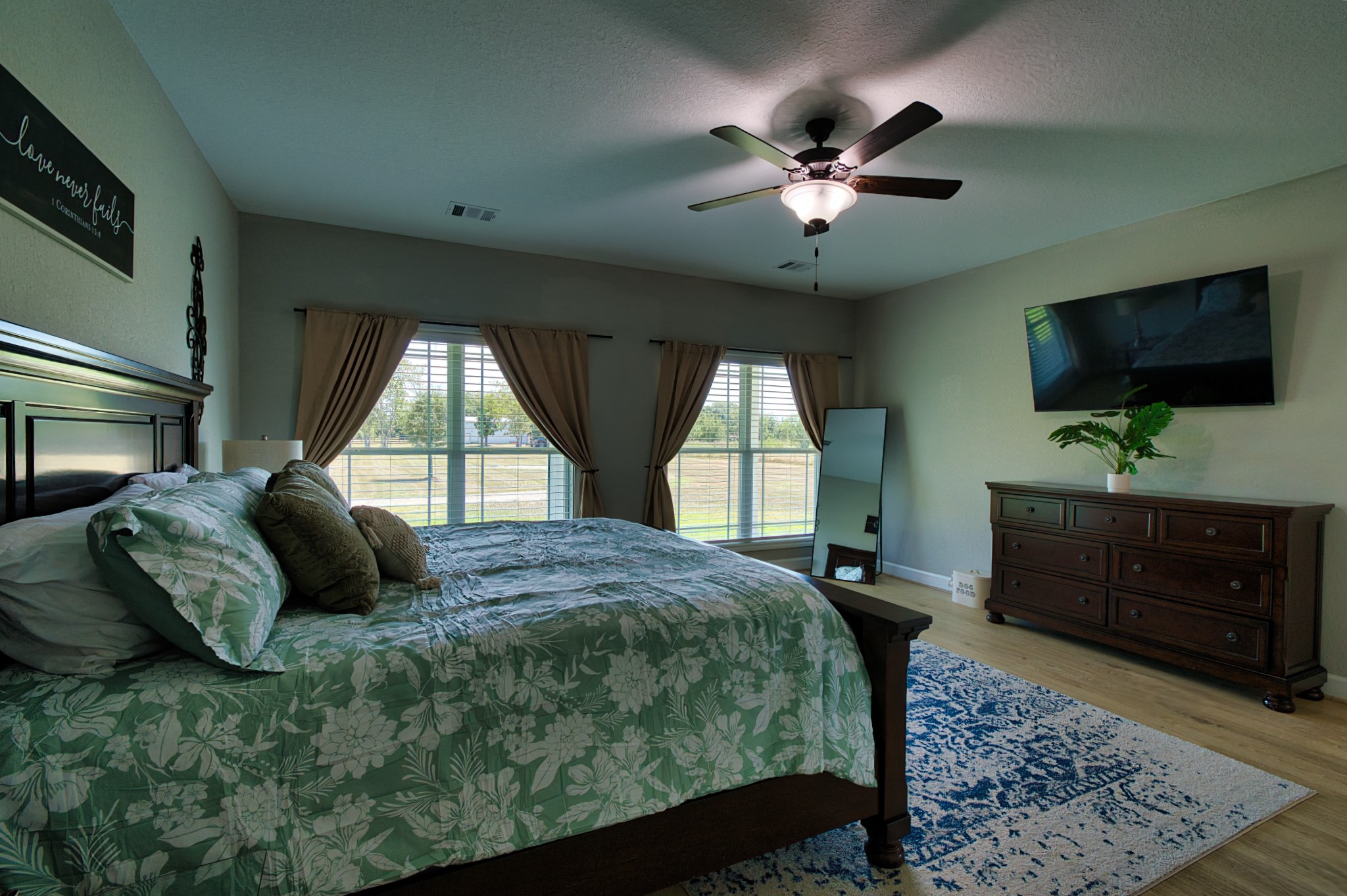 1335 Hilltop Road Beasley, TX 77417 - Photo 28 of 44 Primary Bedroom