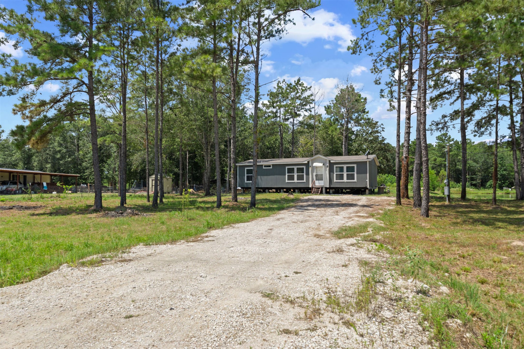 404 County Road 3295 Cleveland, TX 77327 - Photo 6 of 45