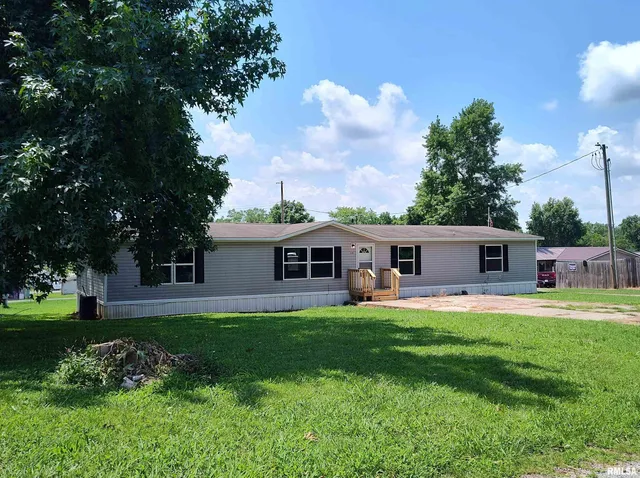 $89,900 | 531 Cemetery Road, Grayville, IL 62844