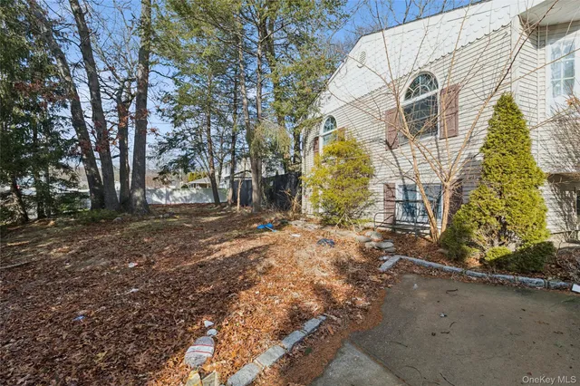 $549,990 | 3 Allegheny Drive West, Farmingville, NY 11738