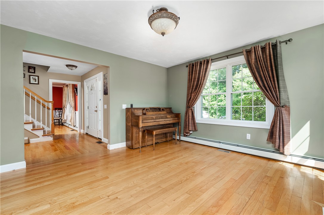 8 Harding Street Cumberland, RI 02864 - Photo 9 of 30 Gallery Image 9