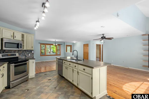 $565,000 | 108 Watersedge Drive, Kill Devil Hills, NC 27948