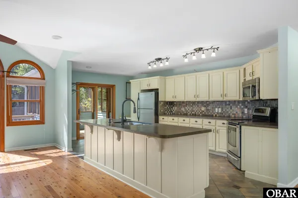 $565,000 | 108 Watersedge Drive, Kill Devil Hills, NC 27948
