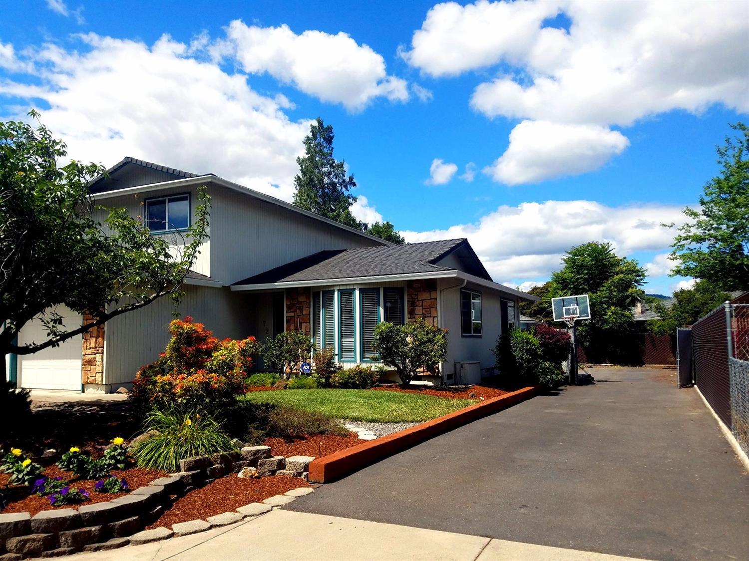 722 Sandra Lane Central Point, OR 97502 - Photo 1 of 35 HUGE 100+ Feet of RV Parking! All asphal