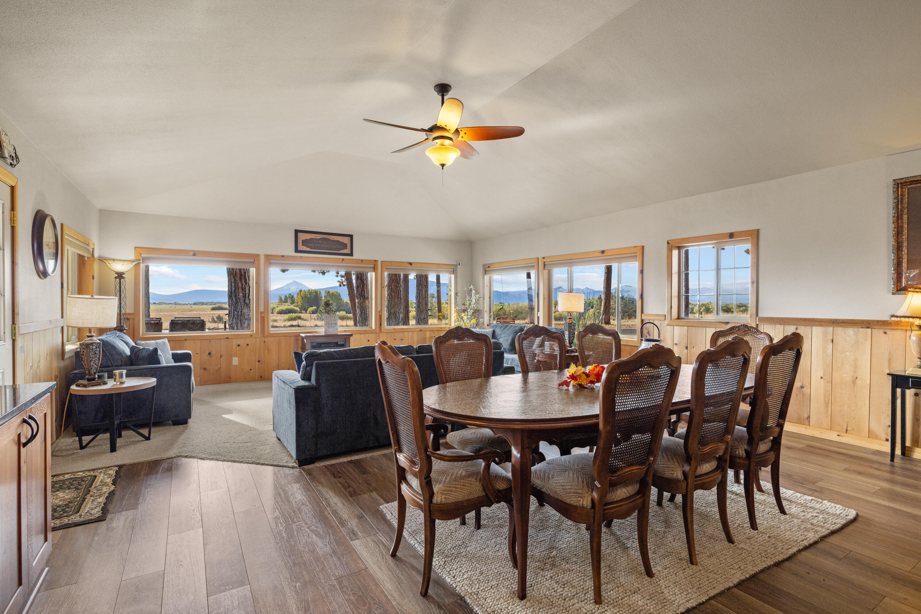 32486 Modoc Point Road Chiloquin, OR 97624 - Photo 14 of 135 32490 Modoc Point Rd-014