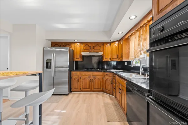 $749,900 | 112-36 180th Street | St. Albans