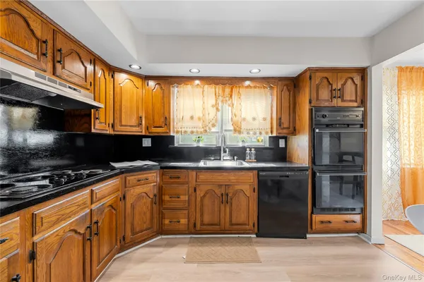 $749,900 | 112-36 180th Street | St. Albans