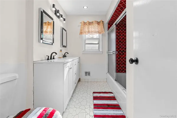 $749,900 | 112-36 180th Street | St. Albans