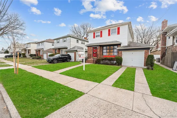 $749,900 | 112-36 180th Street | St. Albans