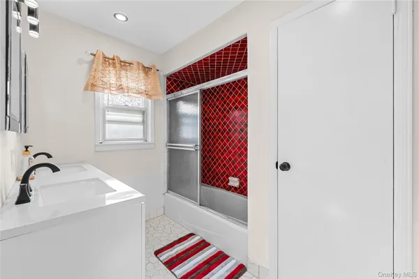 $749,900 | 112-36 180th Street | St. Albans