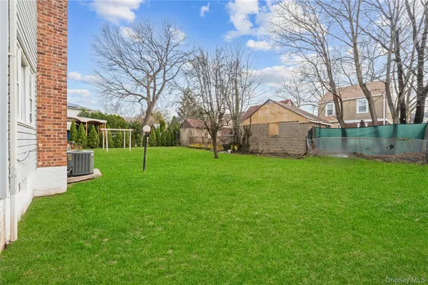 $749,900 | 112-36 180th Street | St. Albans