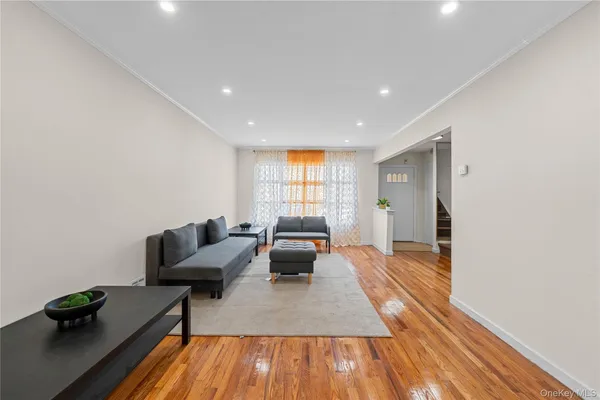 $749,900 | 112-36 180th Street | St. Albans