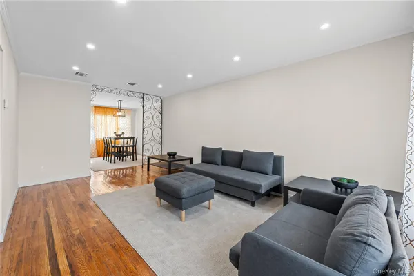 $749,900 | 112-36 180th Street | St. Albans