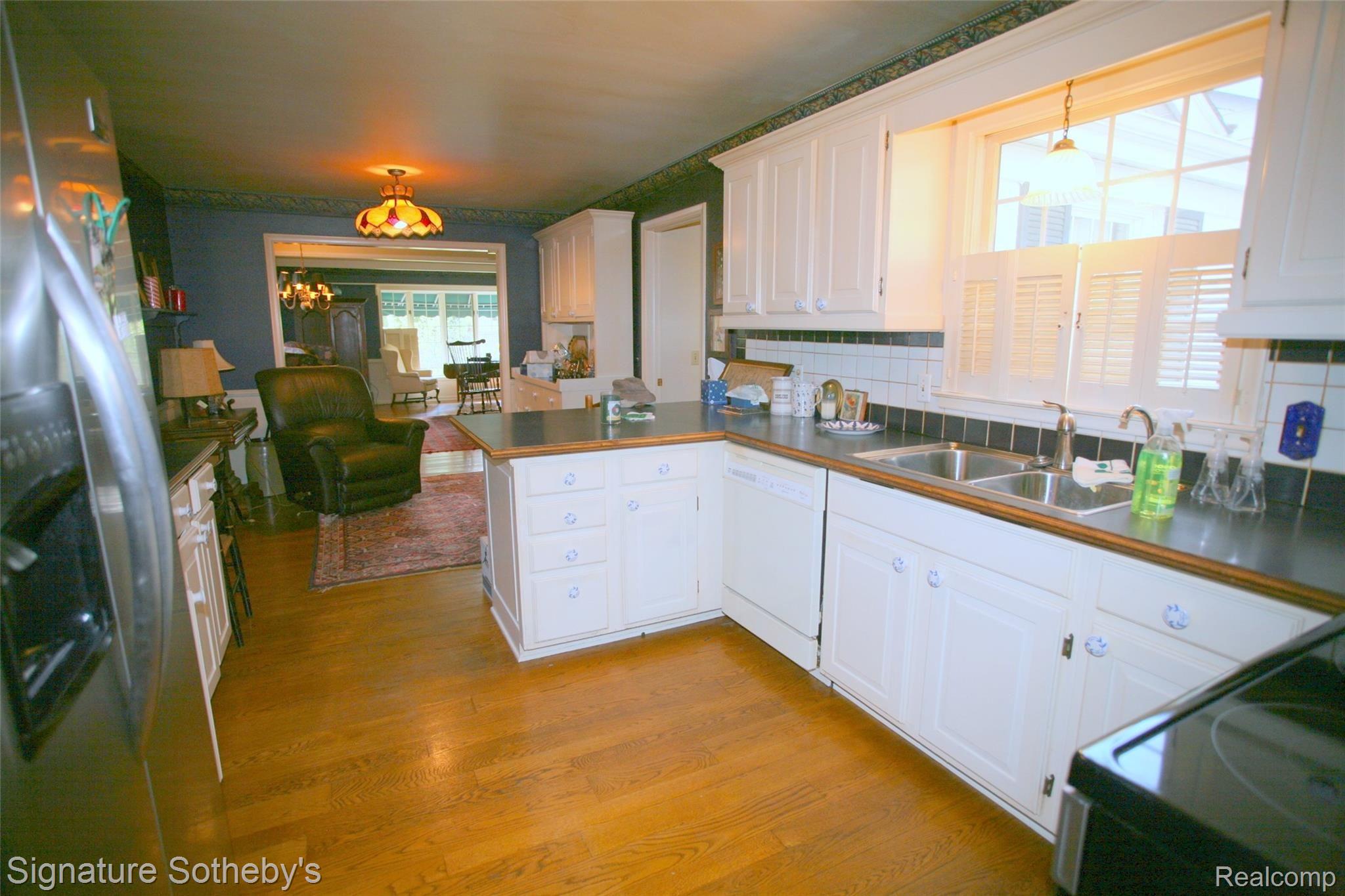 5458 Provincial Road Grand Blanc, MI 48439 - Photo 6 of 37 Spacious Kitchen