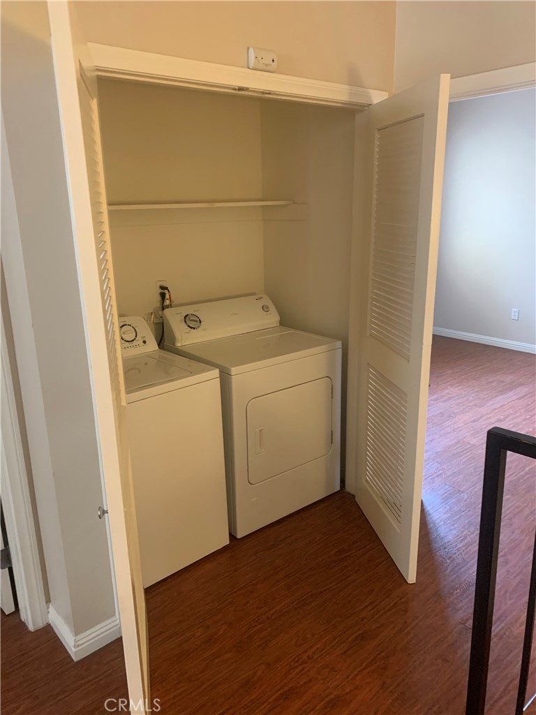920 Central Avenue, Unit 101 Riverside, CA 92507 - Photo 20 of 23 a utility room with dryer and washer