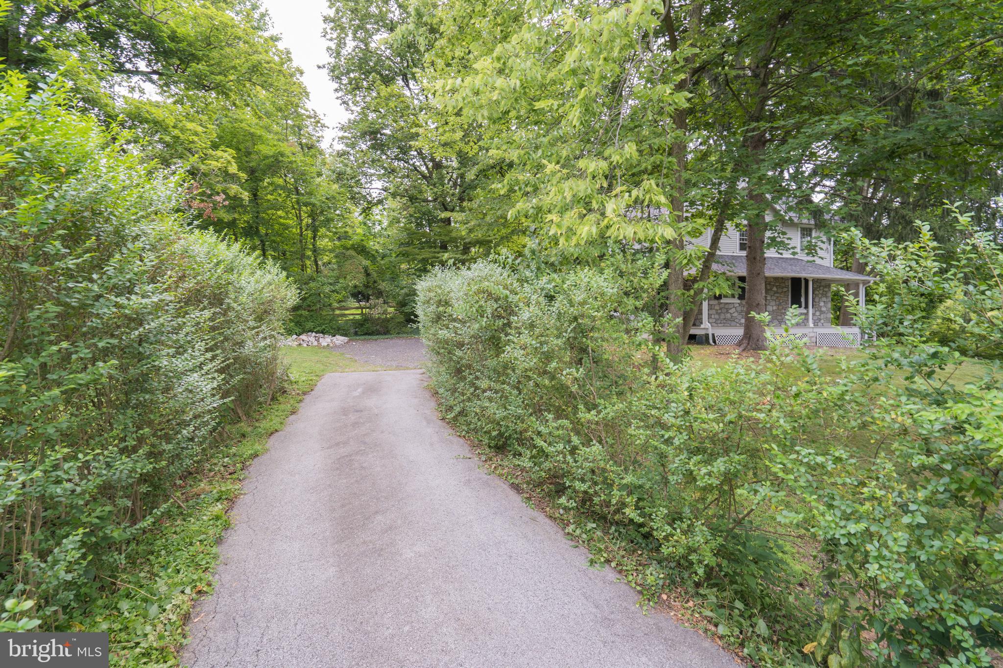 213 Devon State Road Devon, PA 19333 - Photo 2 of 32 Driveway