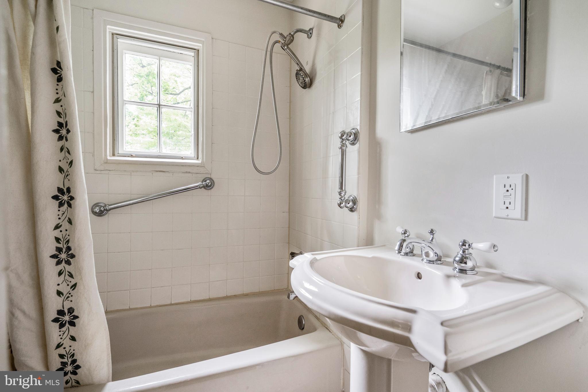 213 Devon State Road Devon, PA 19333 - Photo 22 of 32 Bathroom 2