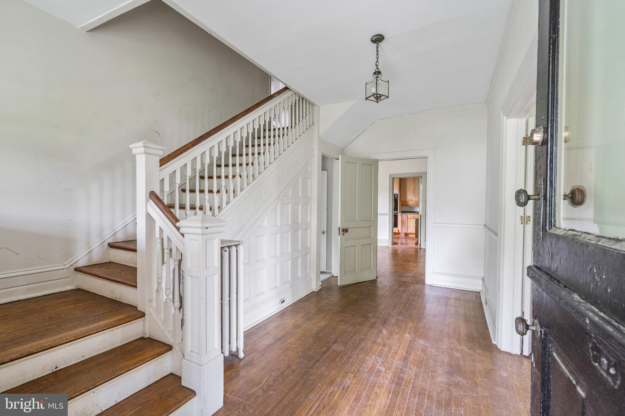 213 Devon State Road Devon, PA 19333 - Photo 5 of 32 Foyer