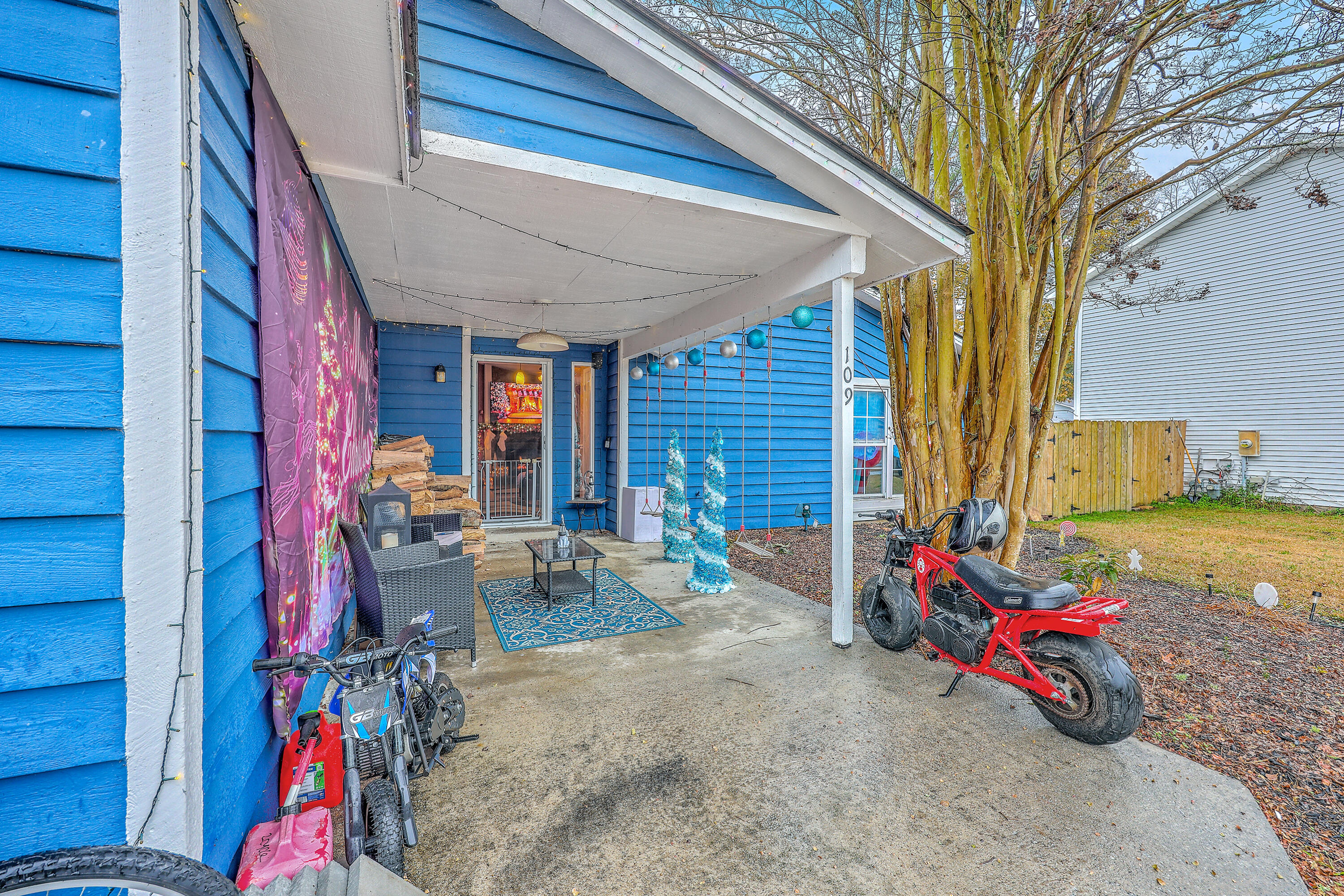 109 Coachman Lane Summerville, SC 29486 - Photo 4 of 34 ZYN_6691_2_3_4_5_6_7