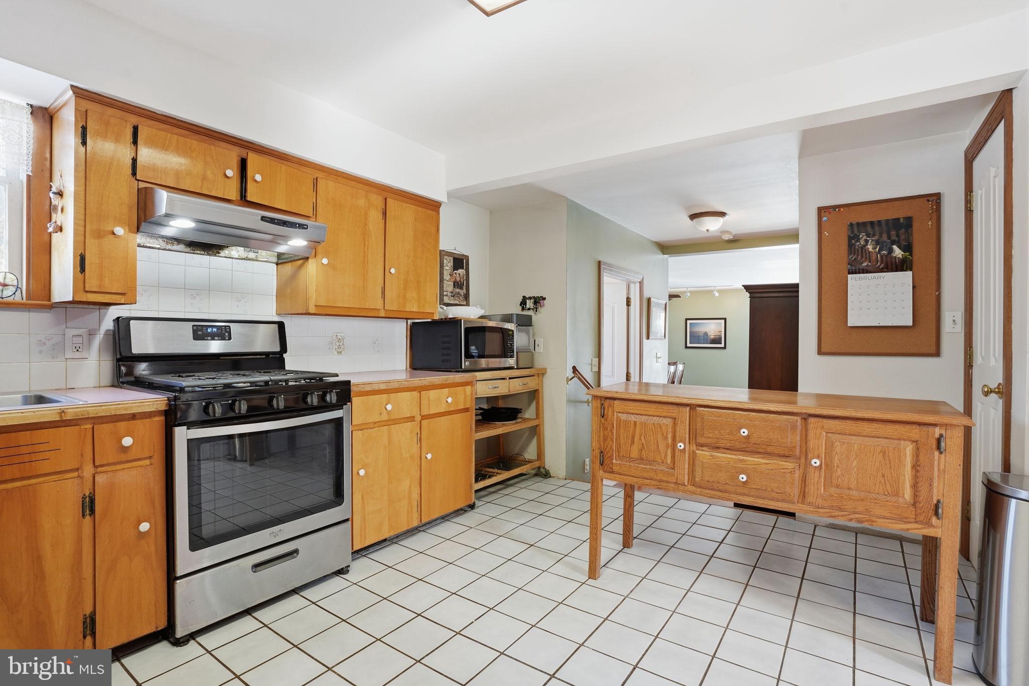 407 Reading Street Pennington, NJ 08534 - Photo 11 of 42 Kitchen