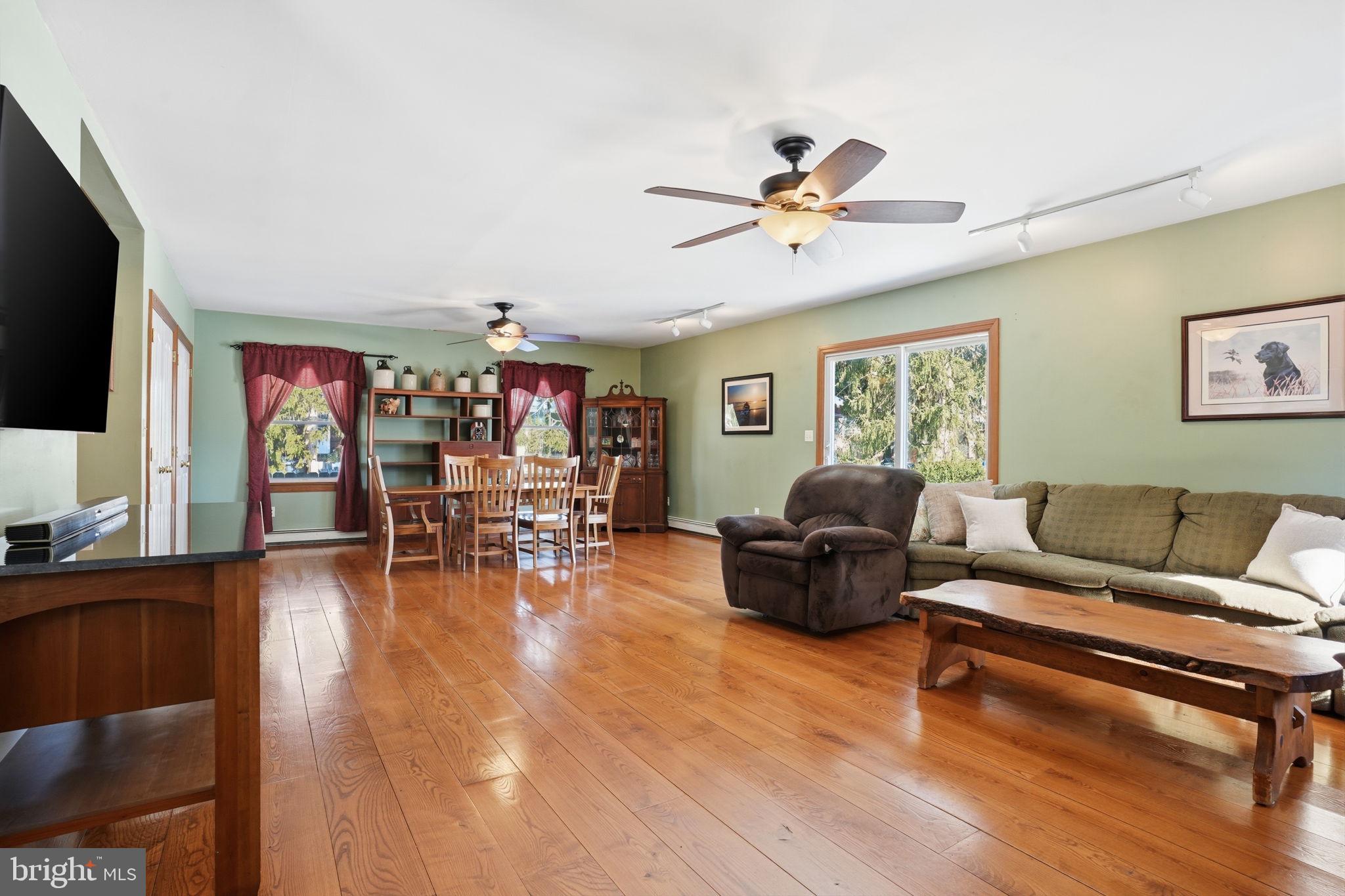 407 Reading Street Pennington, NJ 08534 - Photo 18 of 42 Living Room