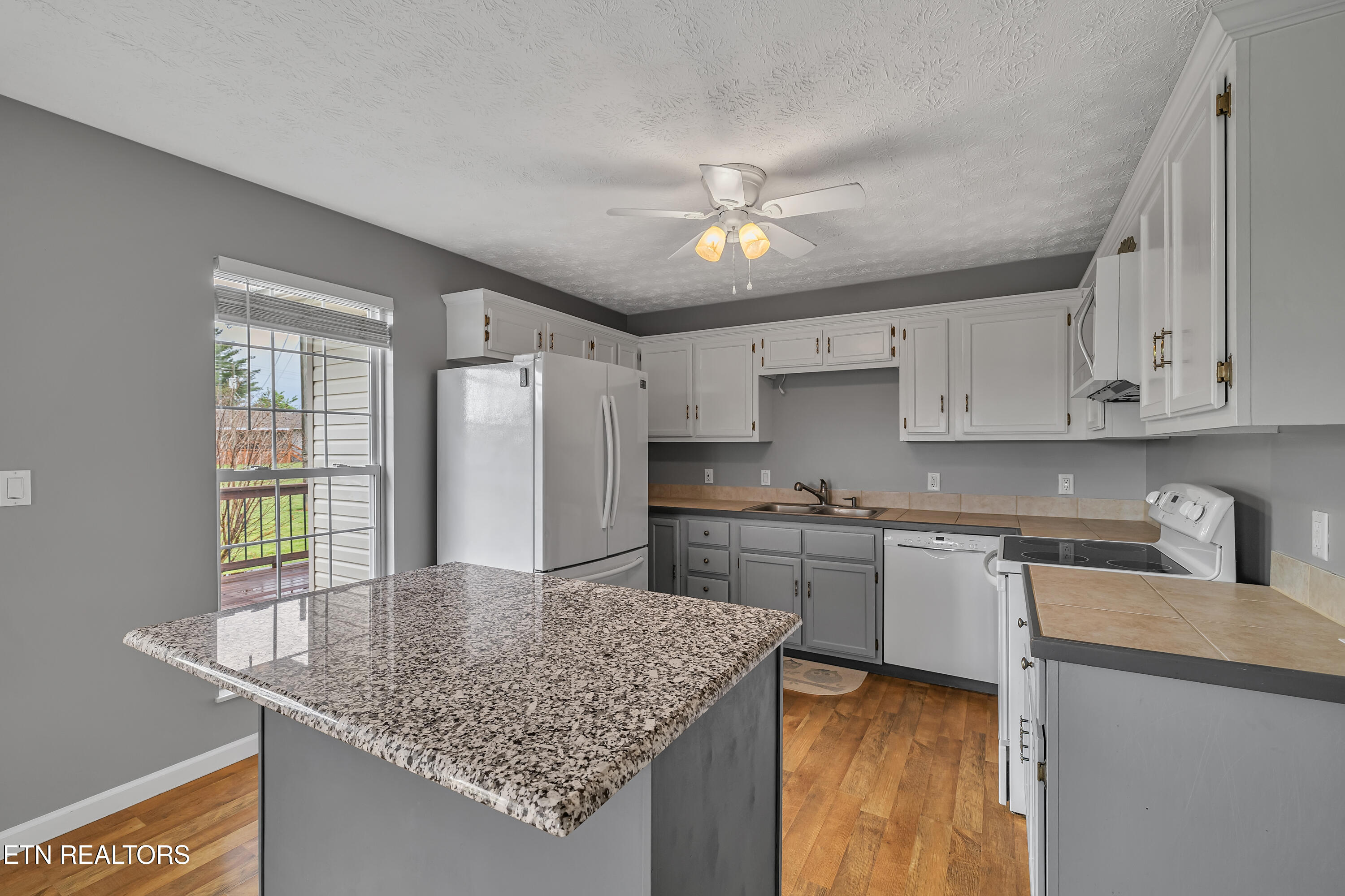 229 Sands Road Sweetwater, TN 37874 - Photo 7 of 35 Kitchen