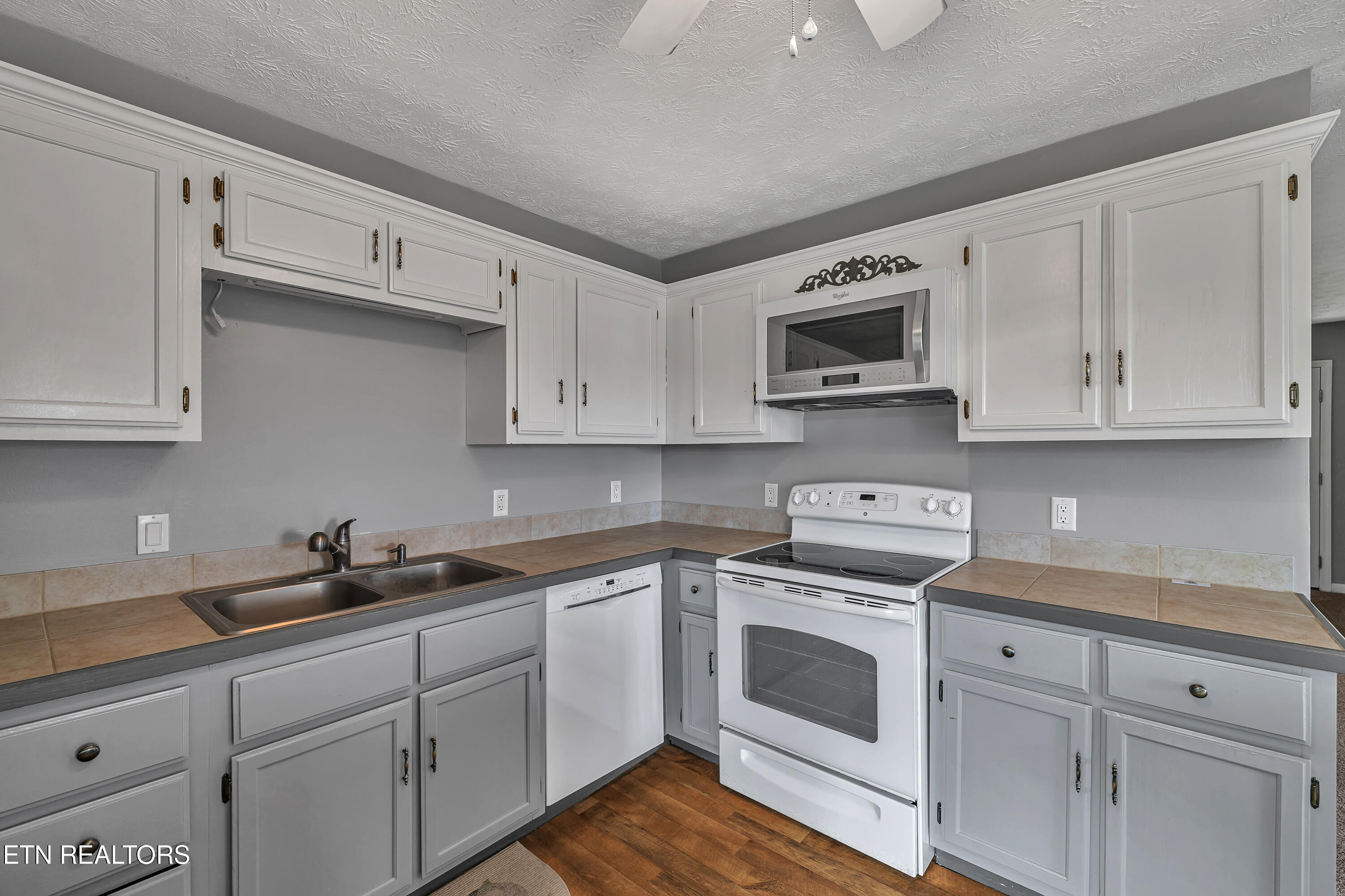 229 Sands Road Sweetwater, TN 37874 - Photo 10 of 35 Kitchen