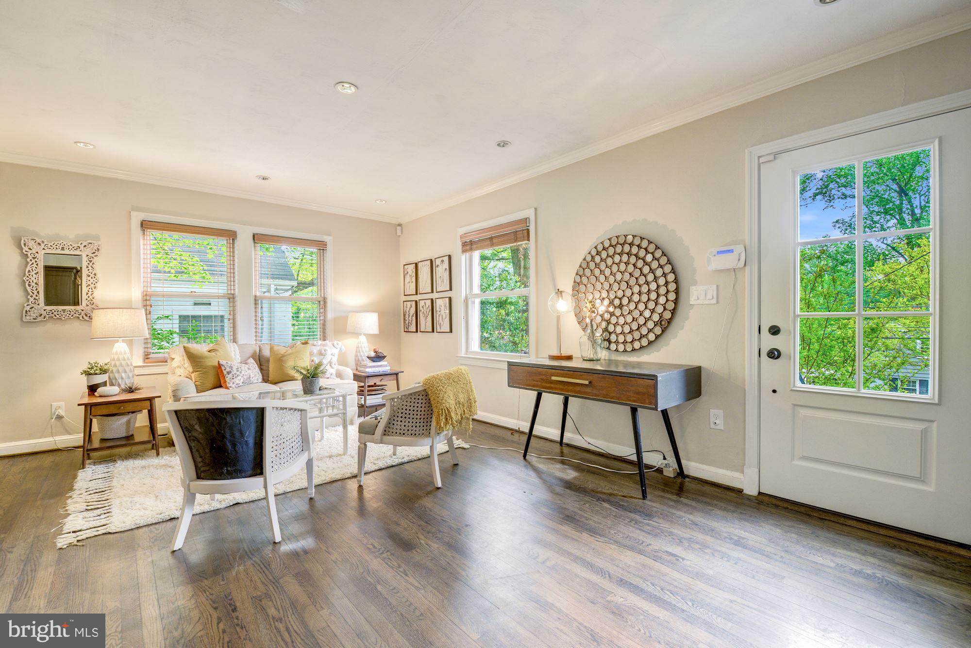 10614 South Dunmoor Drive Silver Spring, MD 20901 - Photo 4 of 29 Living ROom