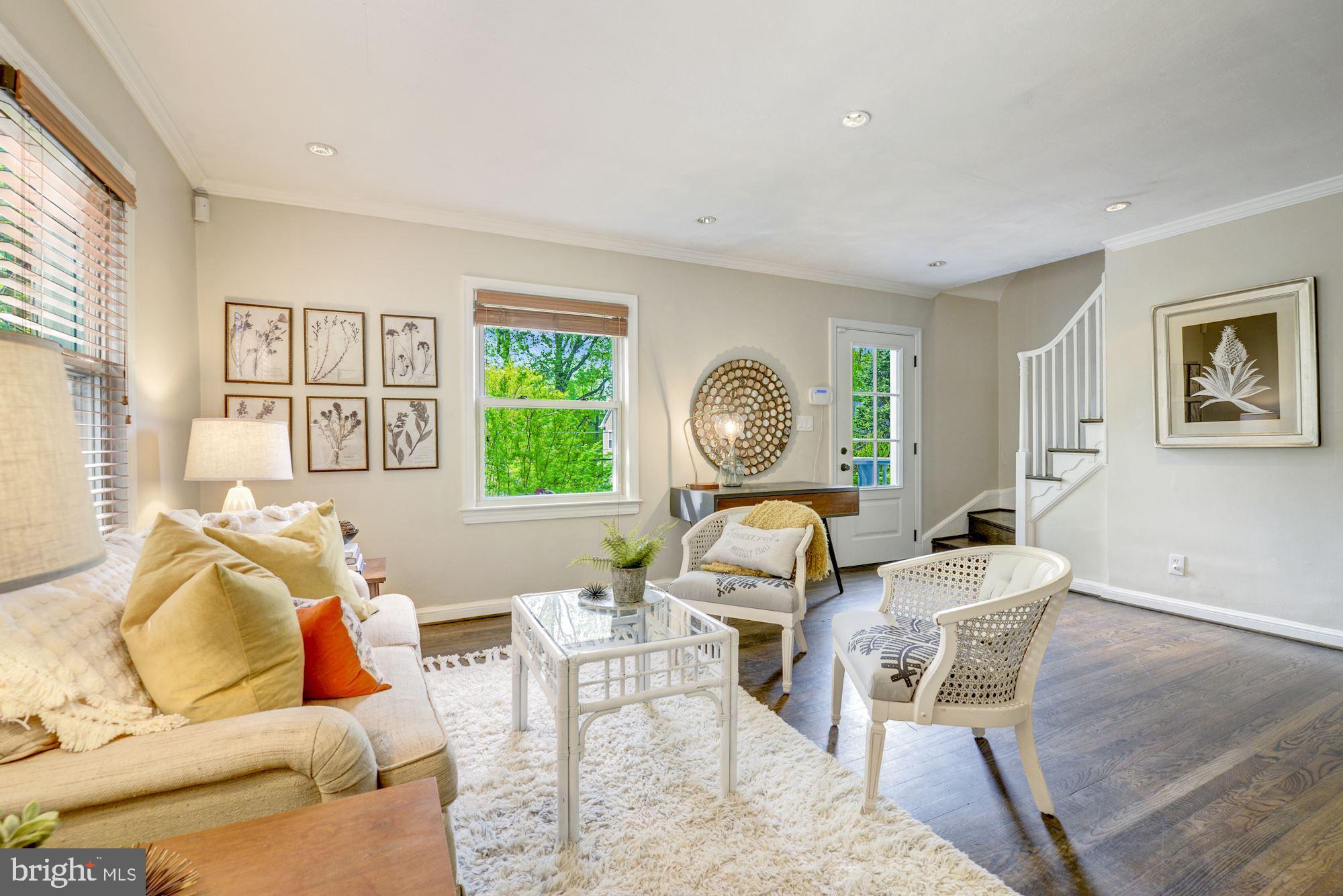 10614 South Dunmoor Drive Silver Spring, MD 20901 - Photo 5 of 29 Living Room