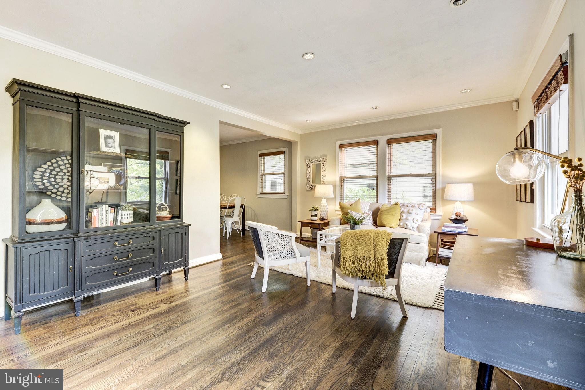 10614 South Dunmoor Drive Silver Spring, MD 20901 - Photo 6 of 29 Living Room