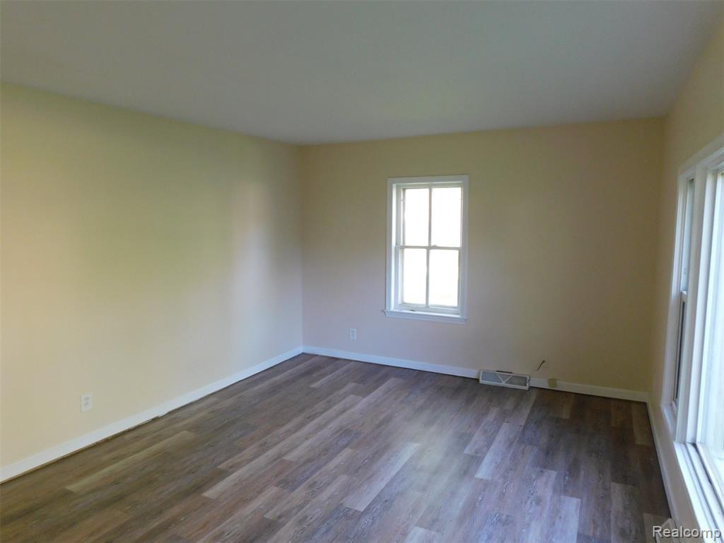 710 Washington Street Algonac, MI 48001 - Photo 6 of 11