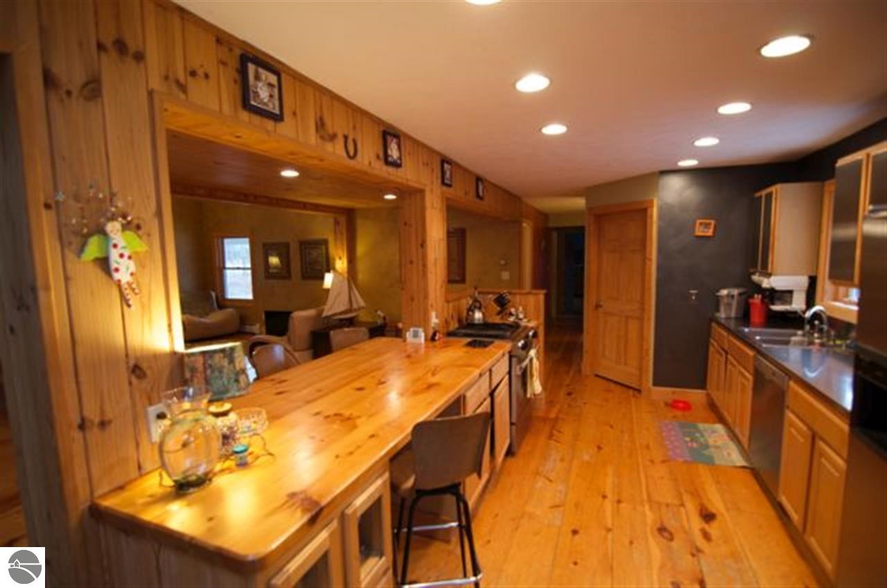 10483 Craig Road Traverse City, MI 49686 - Photo 27 of 53 1786896-26.JPG