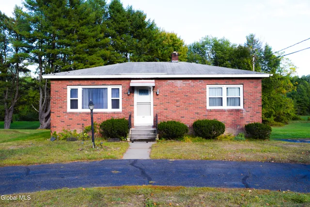 $252,000 | 468 Elm Avenue, Bethlehem, NY 12158