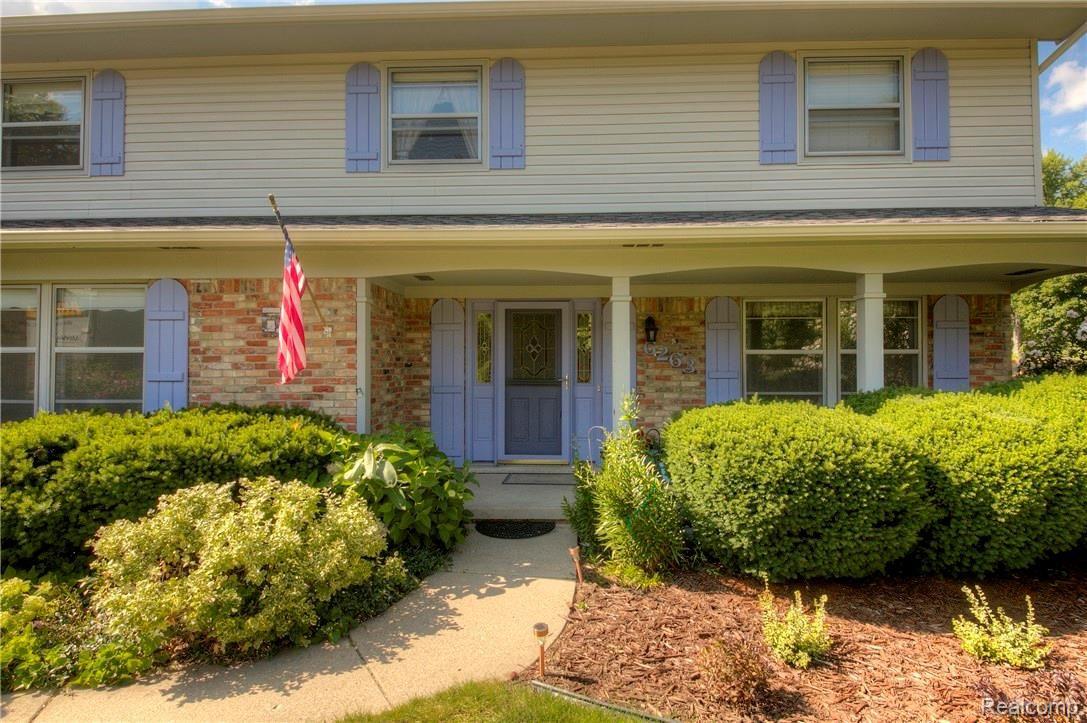 6263 Kings Pointe Road Grand Blanc, MI 48439 - Photo 2 of 41 930A1293_4_5.jpg