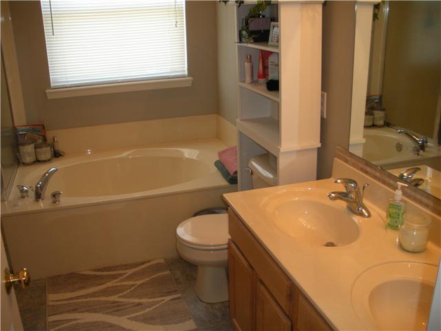 360 Paddock Road Greenwood, IN 46142 - Photo 12 of 20 Gallery Image 12